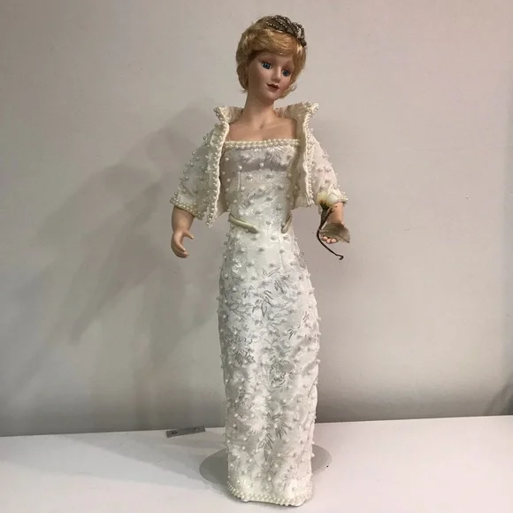 Ashley Belle Other Ashley Belle 600 Princess Diana Bisque